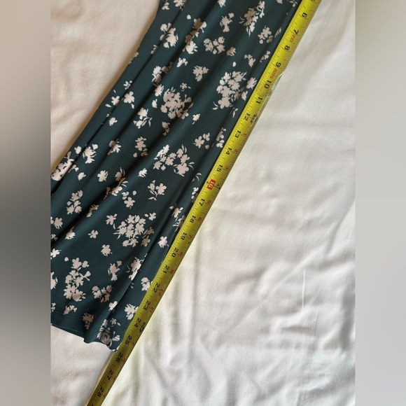 Wide leg jumpsuit. - Picture 6 of 12